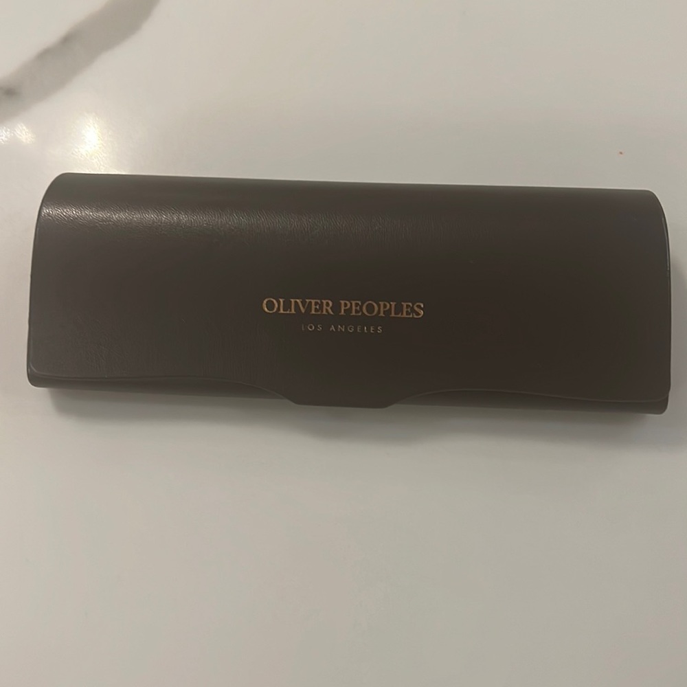 Oliver peoples case